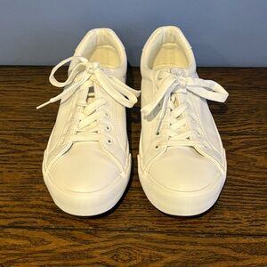 Women’s Classic White Canvas Sneakers Women's